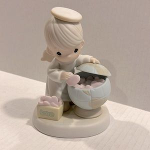 Precious Moments What The World Needs is Love